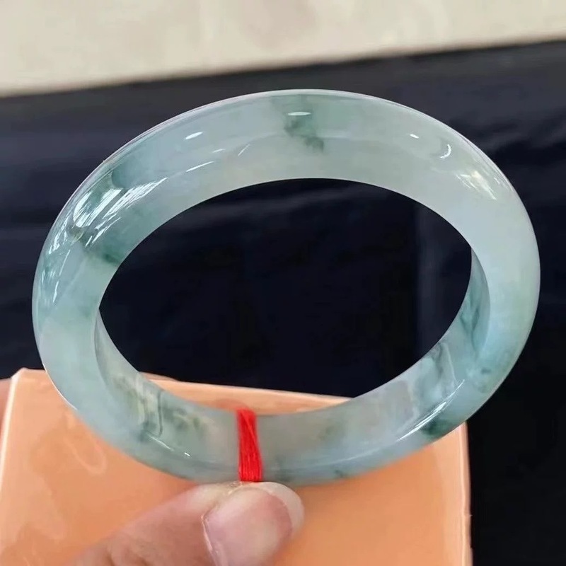 Myanmar jadeite with blue flor - đánh giá và giá Bracelets