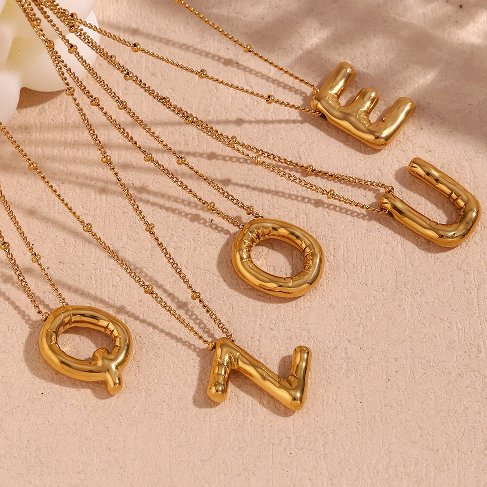 CARLIDANA Bubble 26 Letters Na - đánh giá và giá Initial Letter Necklace 18K Gold