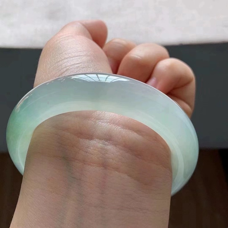 Light ice jade for girls, Burm - đánh giá và giá Bracelets